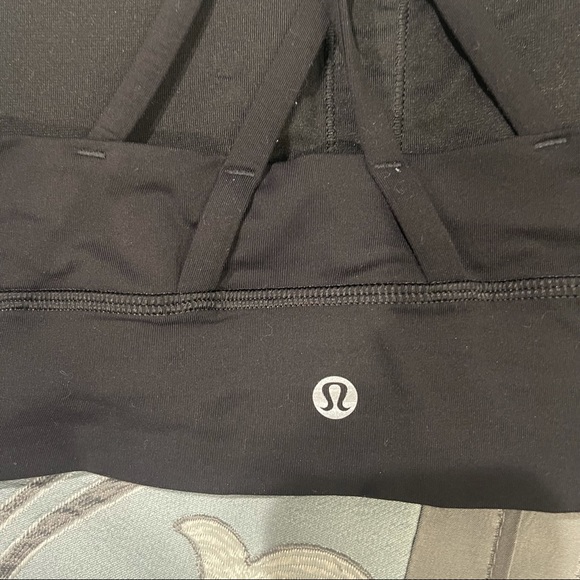Lululemon Energy Bra Longline Black Size 8 - Picture 3 of 6